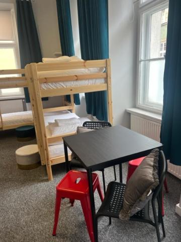 Hostel Plac Kolegiacki Poznan Bagian luar foto