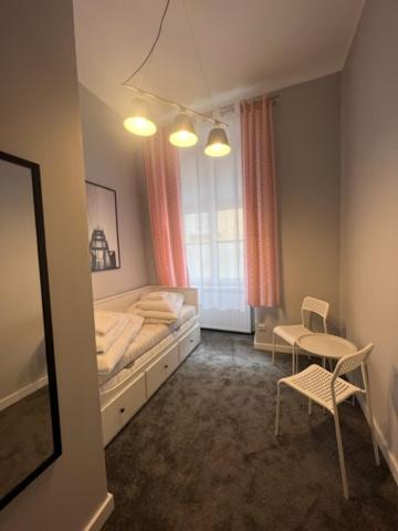 Hostel Plac Kolegiacki Poznan Bagian luar foto