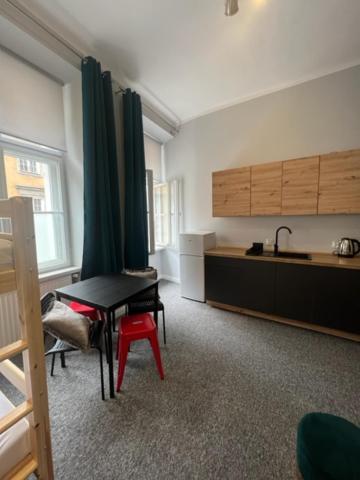 Hostel Plac Kolegiacki Poznan Bagian luar foto